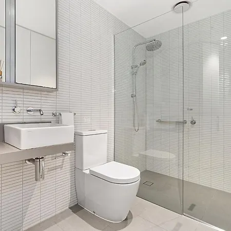 Sunshine Cbd Apt With Stunning Views Plus Pool Melbourne Exterior photo